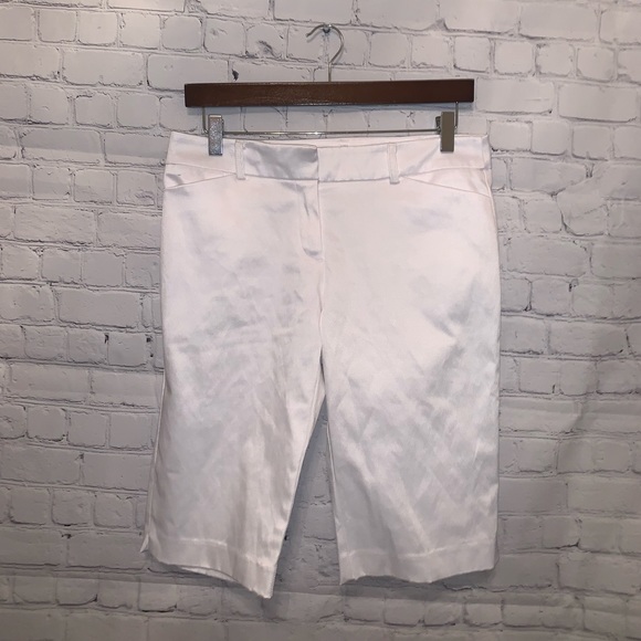 New York & Company Pants - NY & Company 7th Avenue White Shorts size 4